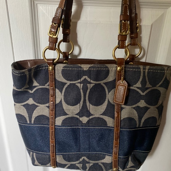 Coach monogram Canvas tote - Picture 1 of 4
